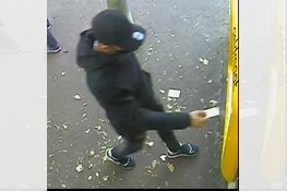 Gezocht: Bejaarde vrouw slachtoffer van bankpasfraude