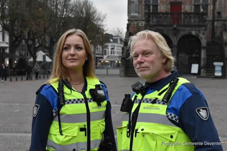 Deventer start met proef bodycams bij handhavers