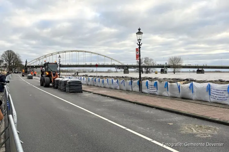 Hoogwater: Welle afgesloten voor verkeer