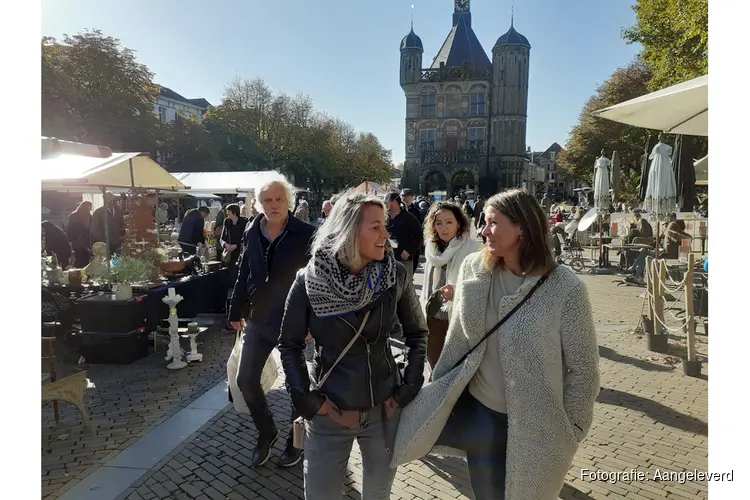 Flaneren over La Grande Paasbrocante