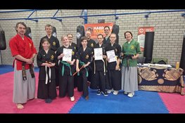 Vijf Kum Sarang-leden slagen voor zwaardvechtexamen in Deventer