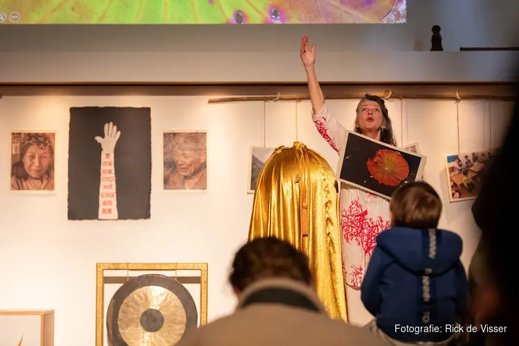 Hanneke Evink verbindt culturen in tentoonstelling ‘Thuis in Japan’