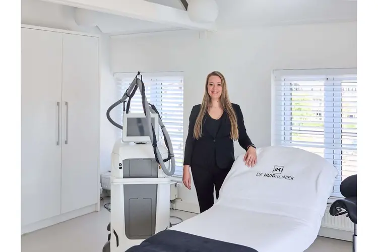 Wat doet een huidtherapeut precies en wanneer ga je beter naar Deventer dan naar de huisarts?