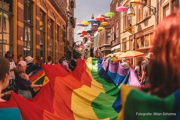 Succesvolle en warme Pride Walk in Deventer