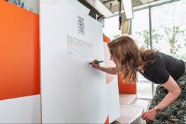 Drukwerkdeal behaalt B Corp™-certificering en schrapt waterflesjes uit het assortiment