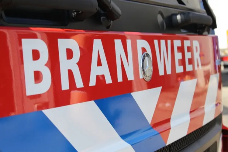 Scooter volledig verwoest door brand in Deventer