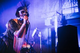 Muziek, kunst en zelfexpressie bij nachtfestival Midnight Masquerade