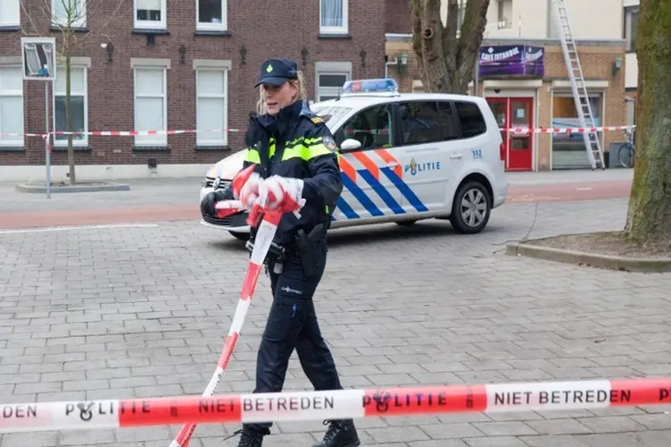 Twee fietsers botsen op elkaar in Deventer