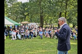 Muziekkoepel Nering Bögel haalt recordbedrag op voor IPSO Centrum Salland